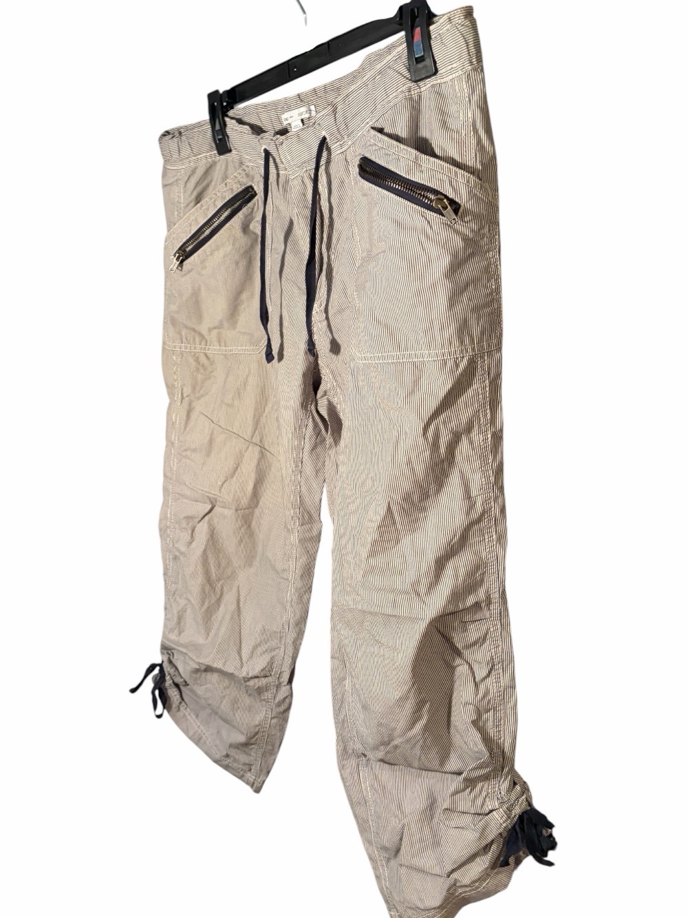 GAP Women's Light Beige Drawstring Capris with Zipper Pockets